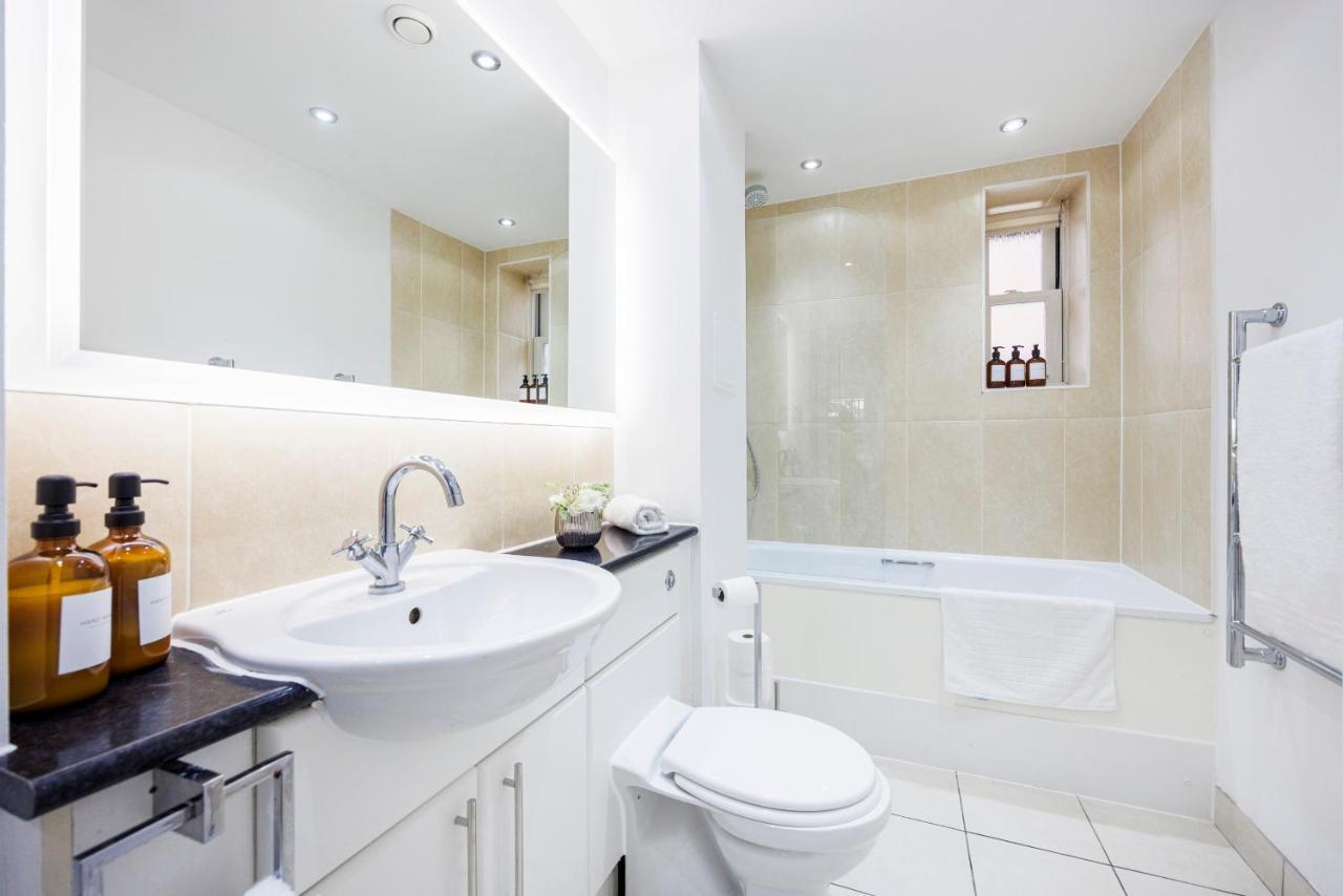 2 Bed Just Off Tottenham Ct Rd, 2 Min To Goodge St Apartment London