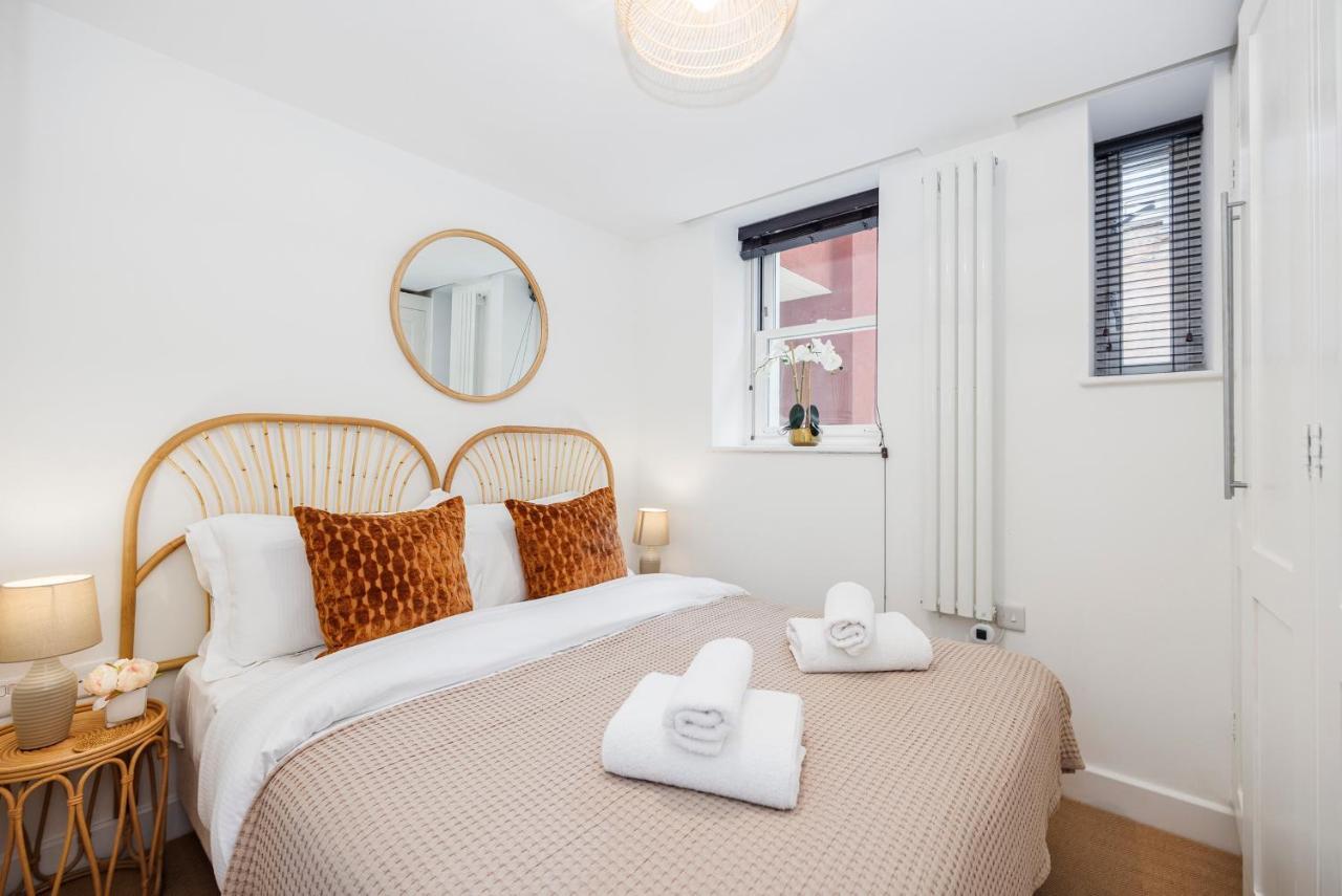 2 Bed Just Off Tottenham Ct Rd, 2 Min To Goodge St Apartment