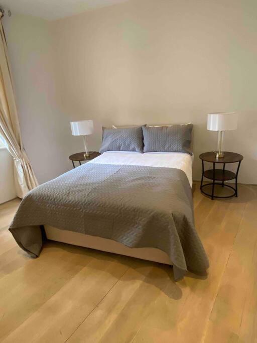 Stunning 4 Bed Mews House With Patio Feriehus *