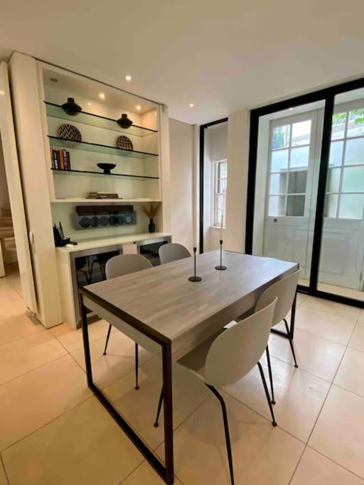 Feriehus Stunning 4 Bed Mews House With Patio London