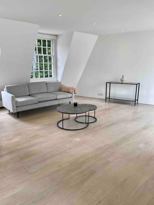 Stunning 4 Bed Mews House With Patio Feriehus *
