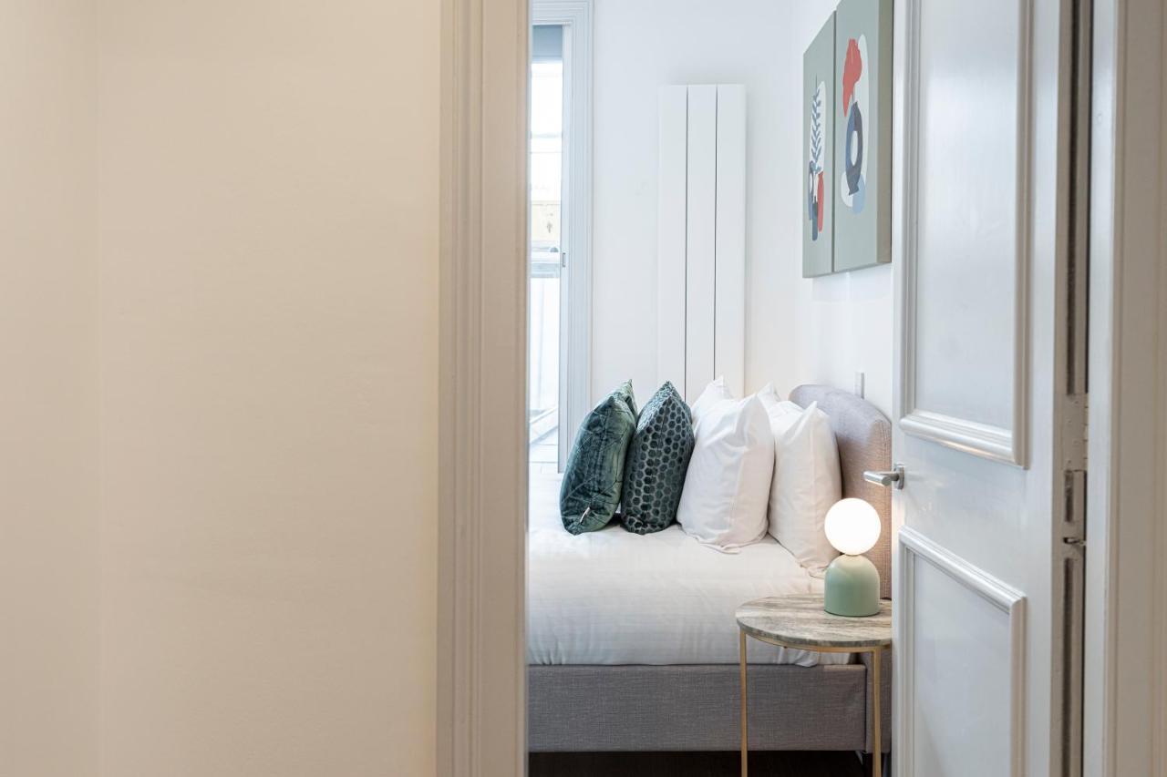 Stylish 1 Bed Flats In Soho, Next To Piccadilly Circus And Trafalgar Square London