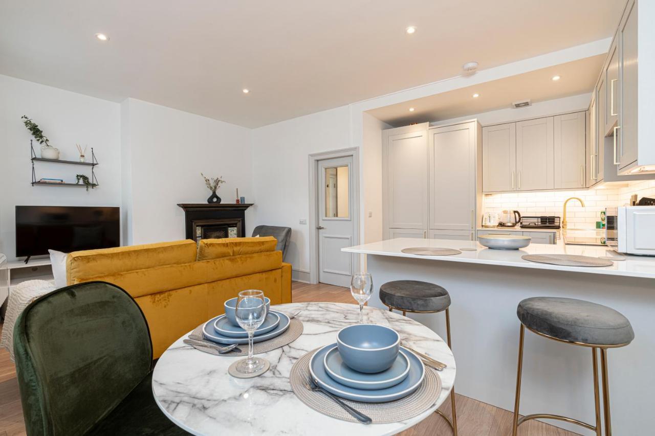 Stylish 1 Bed Flats In Soho, Next To Piccadilly Circus And Trafalgar Square Apartment London