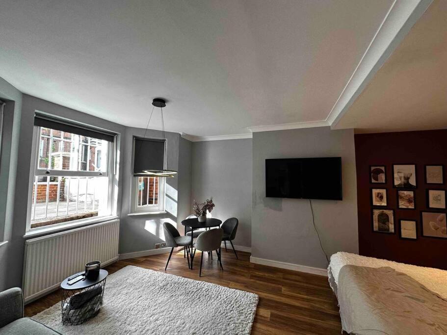 Spacious For 4 Near Regents Park N1 Appartement *