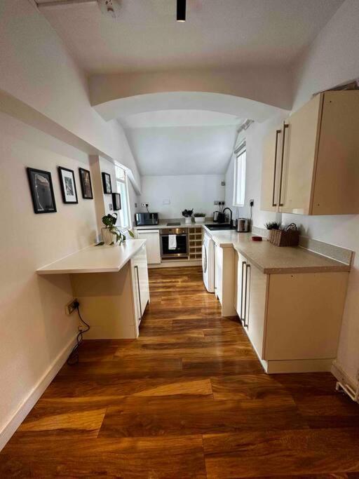 Spacious For 4 Near Regents Park N1 Londen