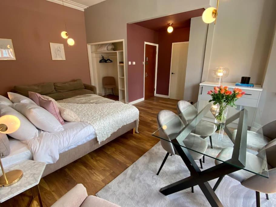 Appartamento For 3 Near Regents Park N5 Londra