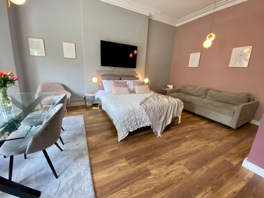 Appartamento For 3 Near Regents Park N5 Londra