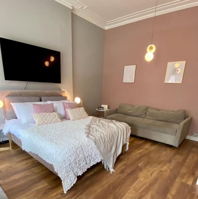 For 3 Near Regents Park N5 * Londra