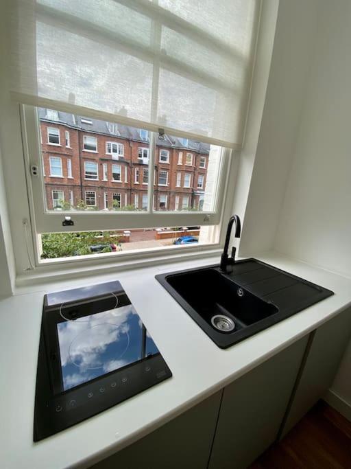 For 3 Near Regents Park N5 * Londra