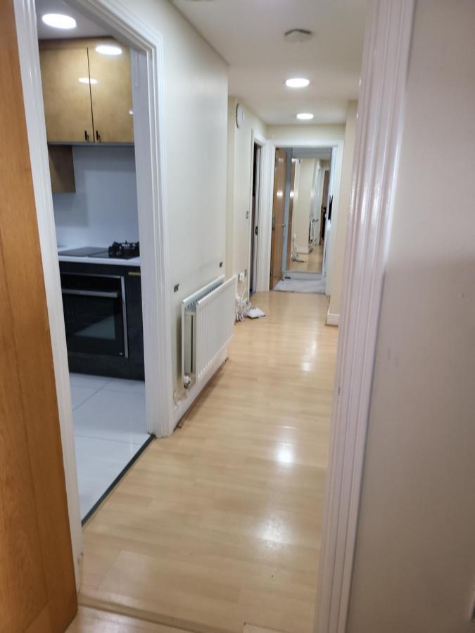 Lägenhet 3 Bedrooms 2 Baths, Overlooking The River Near Excel, O2, Airport - Sleeps Up To 6 *