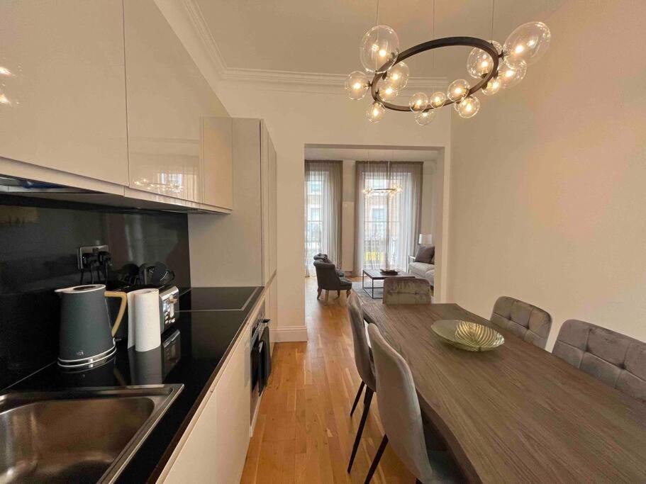 La Belle Etage By Harrods Airconditioning Apartment *
