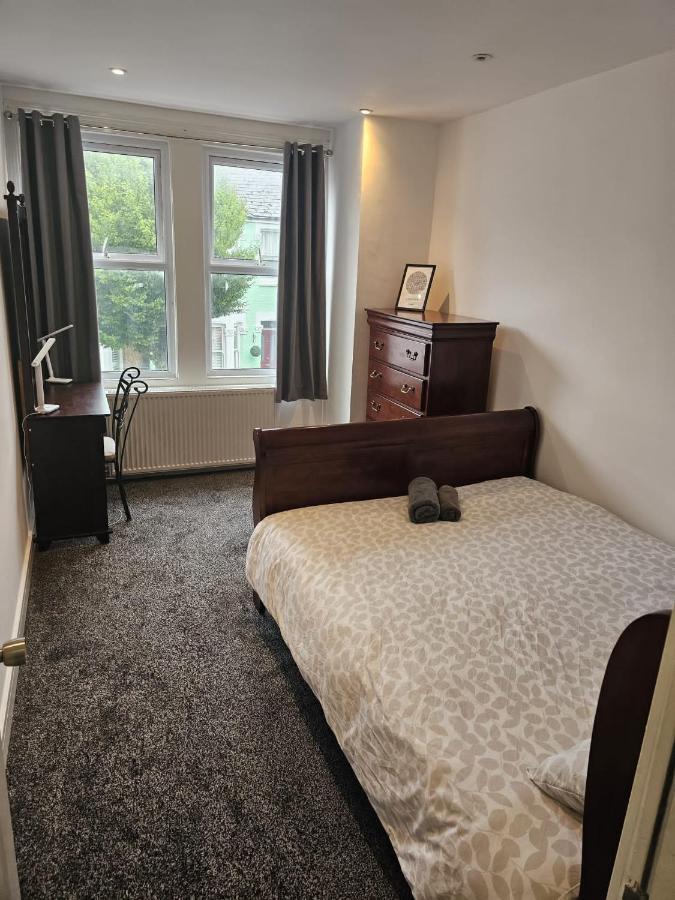 Privatunterkunft Double Bedrooms In Spacious And Modern