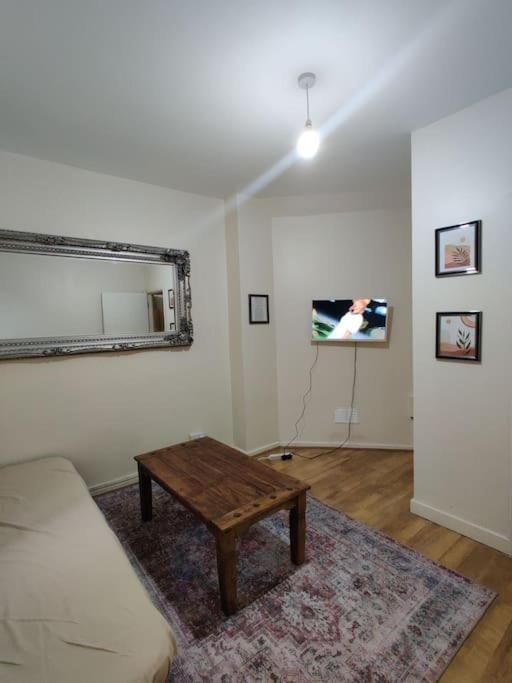 Simply Shoreditch 1 Bed Space *