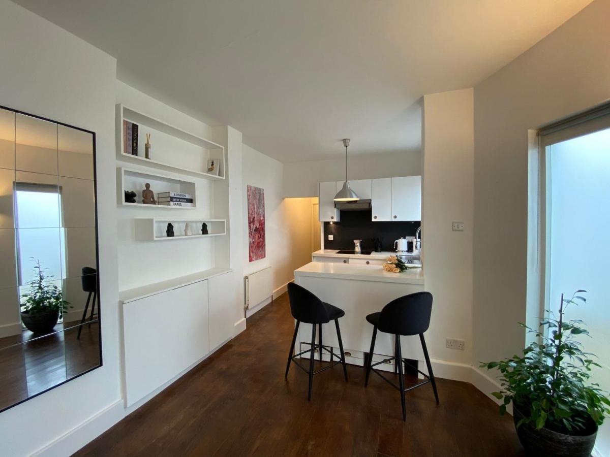 Appartement Spacious 1 Bedroom Flat With Private Garden. Ideal For Business Travelers And Couples. 2 Mins Away From Paddington Station. *