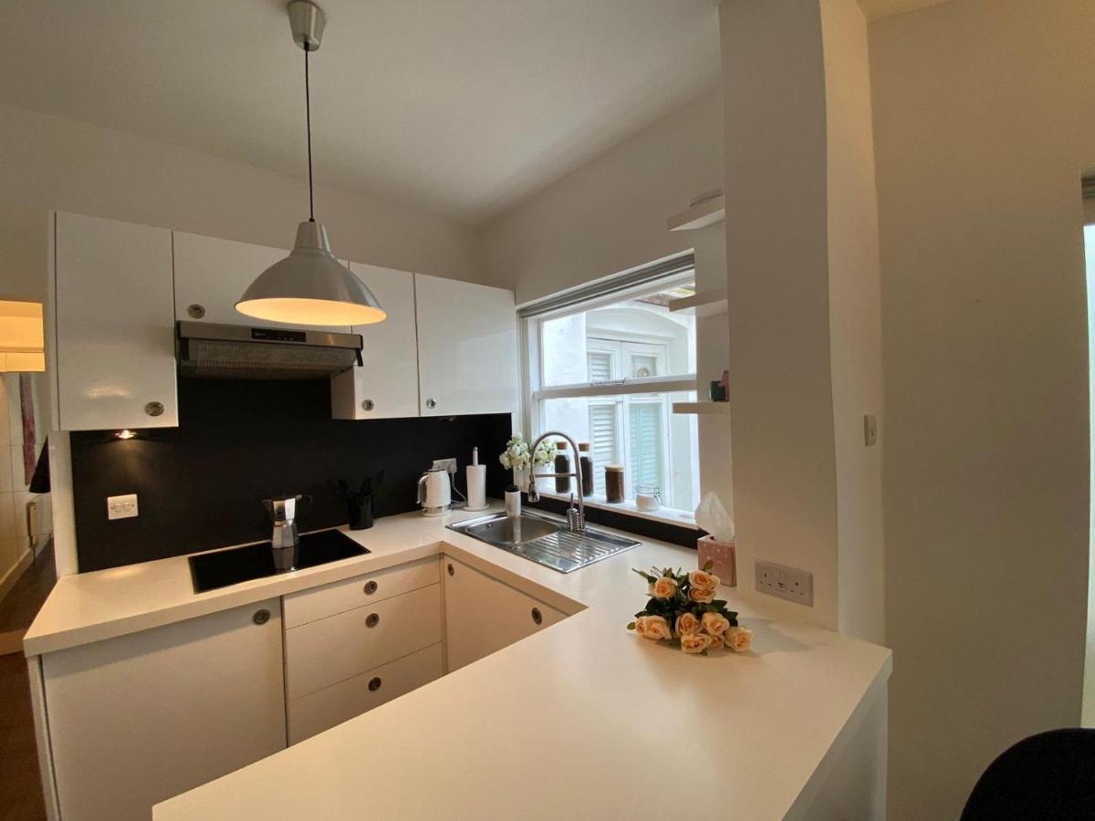 Spacious 1 Bedroom Flat With Private Garden. Ideal For Business Travelers And Couples. 2 Mins Away From Paddington Station. Appartement *