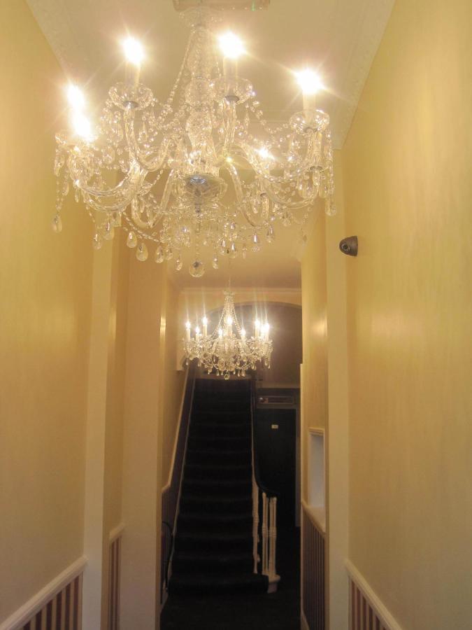 Aaraya Sussex Gardens Hotel 3*