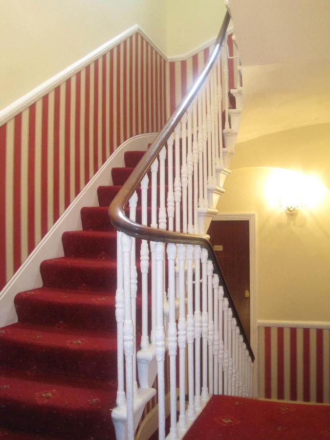 Hotel Aaraya Sussex Gardens