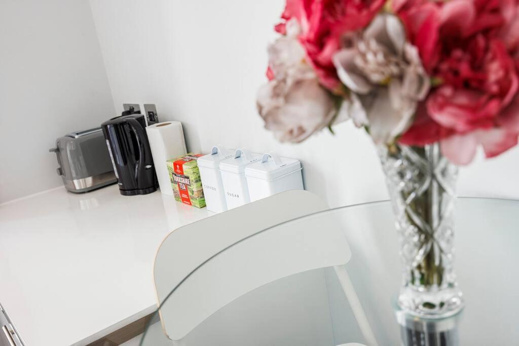 Charing Cross Road One Bedroom * Londra