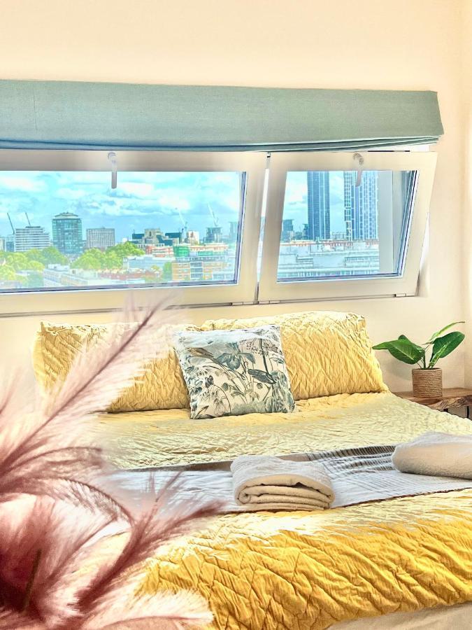 Skyline View Highest Floor Service Apartment London