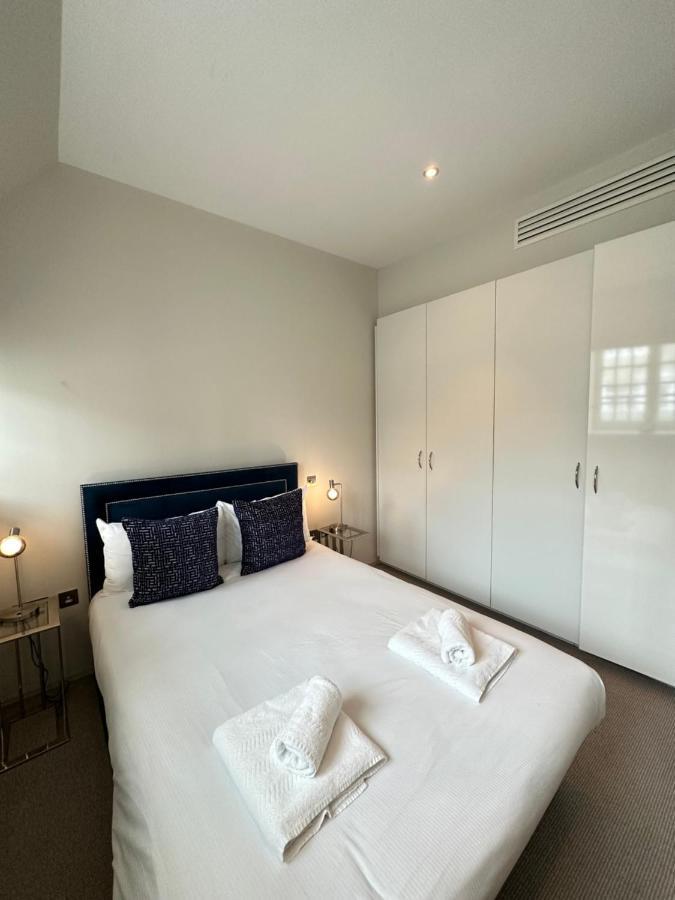 Flat In Piccadilly *