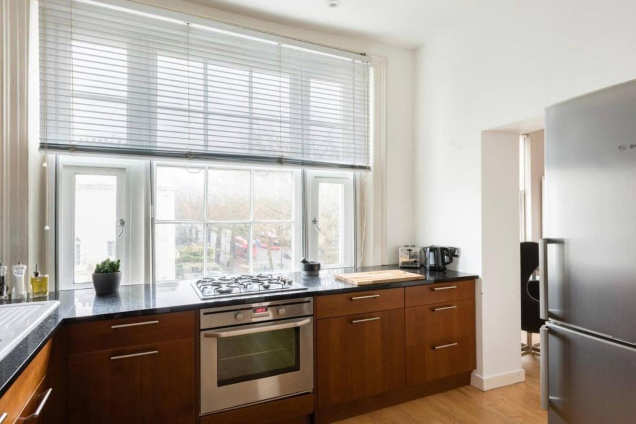 Appartement Cool Holland Park Near Park Londen