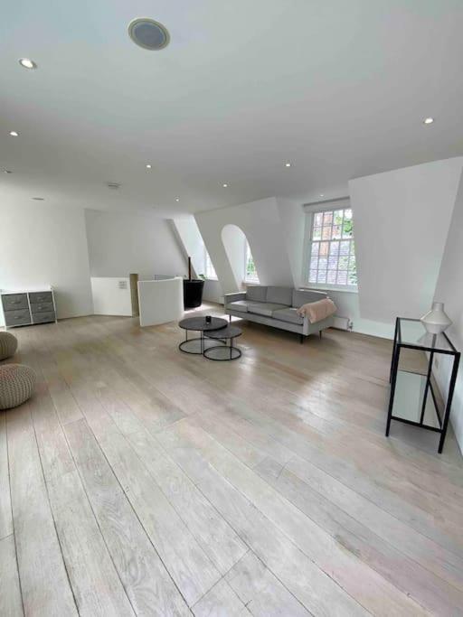 Stunning 4 Bed Mews House With Patio Feriehus London