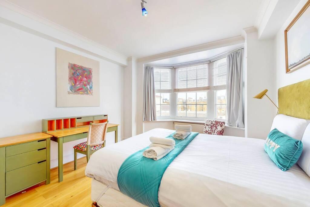 Vibrant And Sunny 2 Bedroom In Hyde Park Appartement Londen