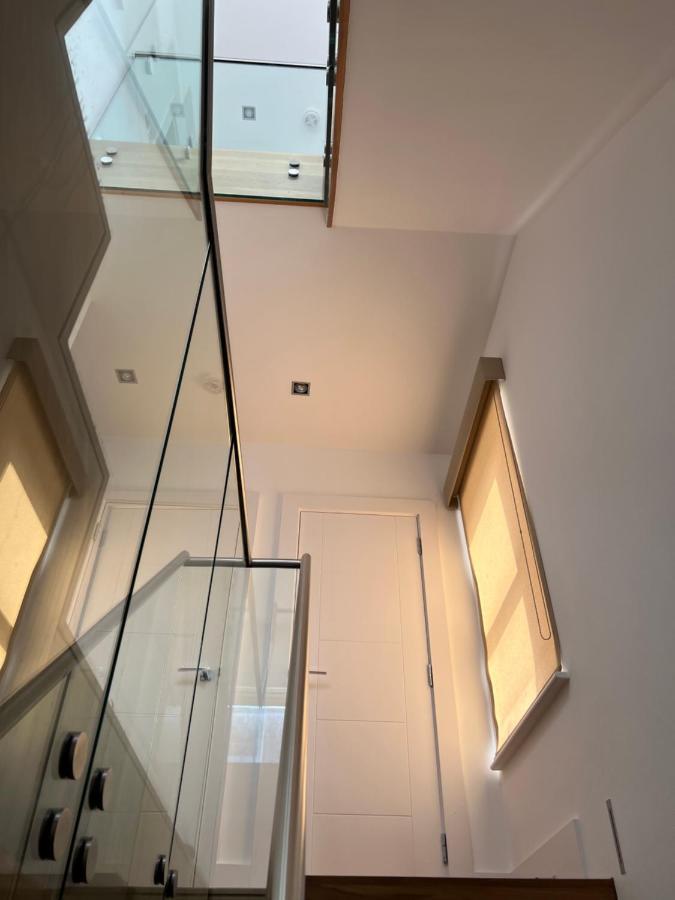 3 Bed/3.5 Bath Gated Mews House W/ Private Garden Ferienhaus