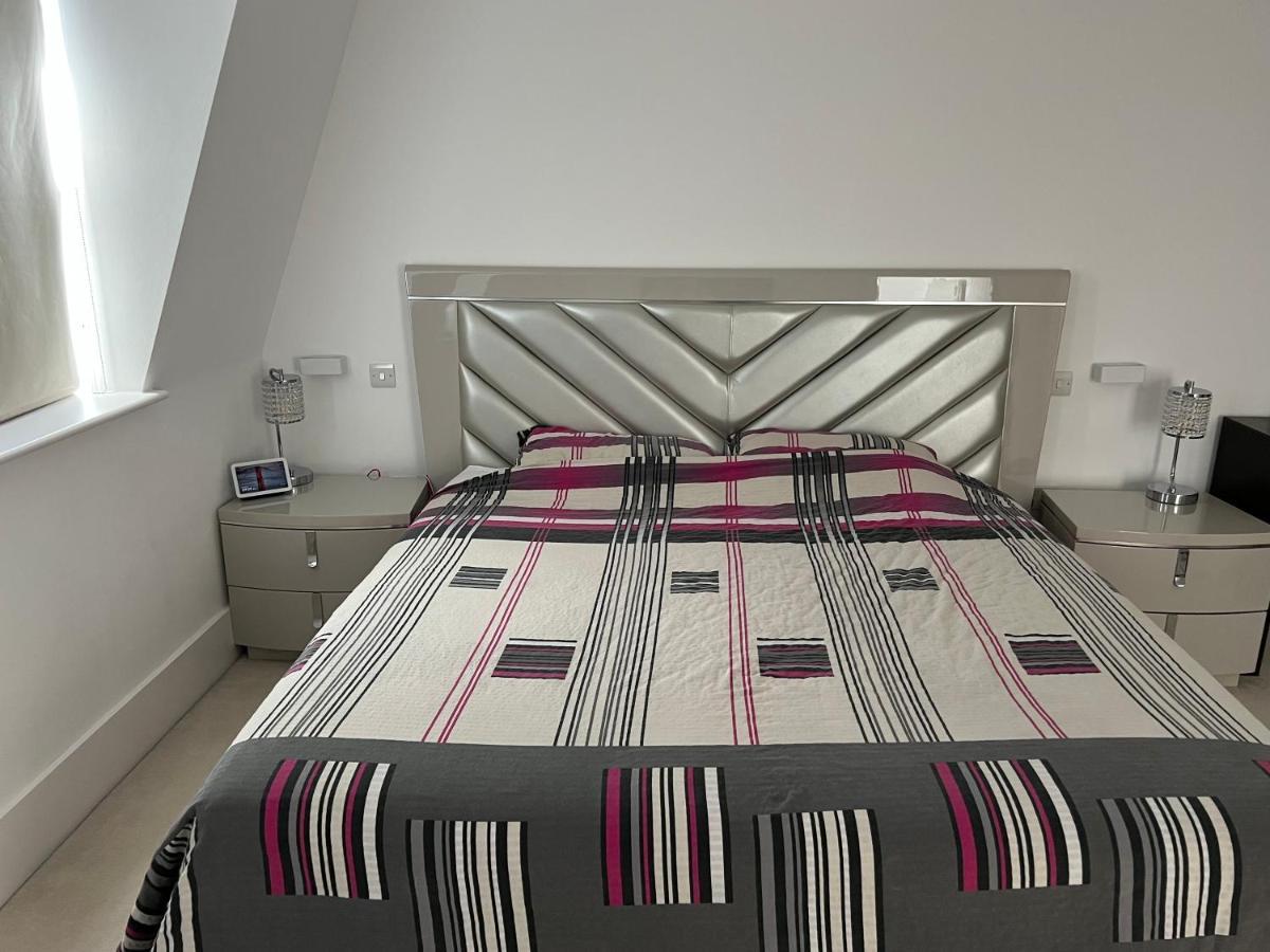 Ferienhaus 3 Bed/3.5 Bath Gated Mews House W/ Private Garden *