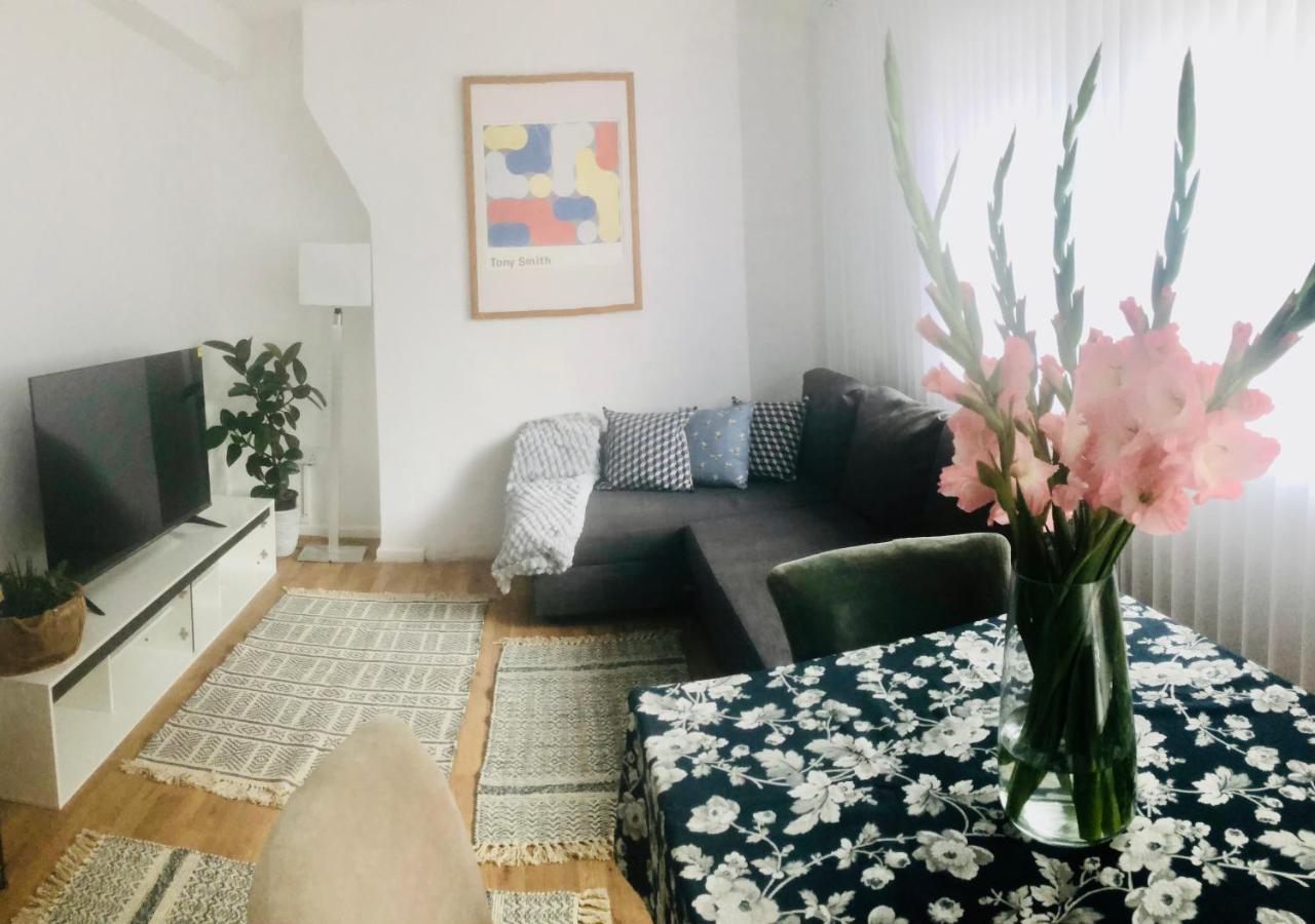 Location- 2 Bedroom Lägenhet London