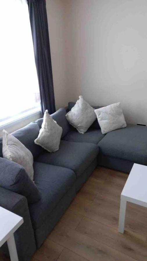 Quiet And Cozy 2 Seperate Bedrooms And 2 Bathroom With Terrace Apartment *