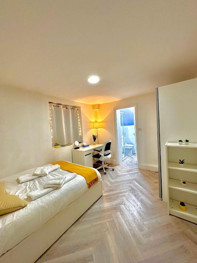 Charming 4 Bedrooms House With Garden In Heart Of Camden * Londen