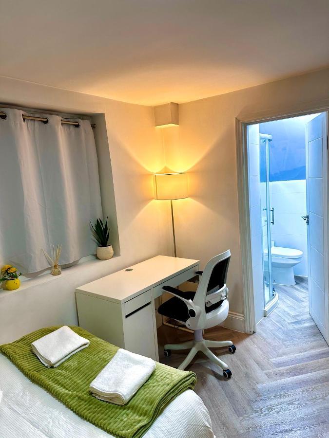 Charming 4 Bedrooms House With Garden In Heart Of Camden *