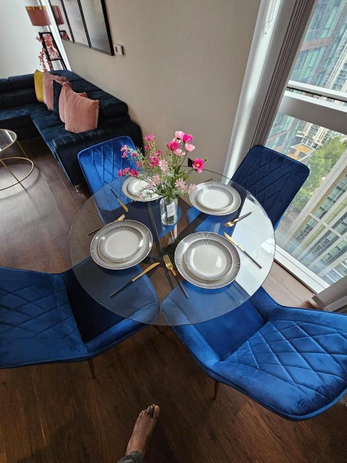 2 Bed Luxurious Canary Wharf Leilighet London