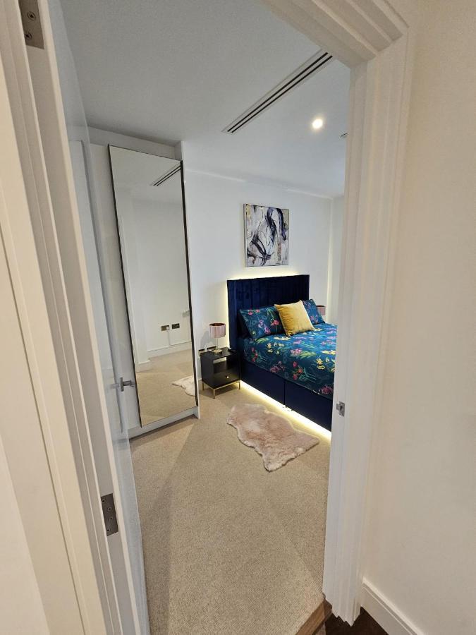 2 Bed Luxurious Canary Wharf Leilighet London