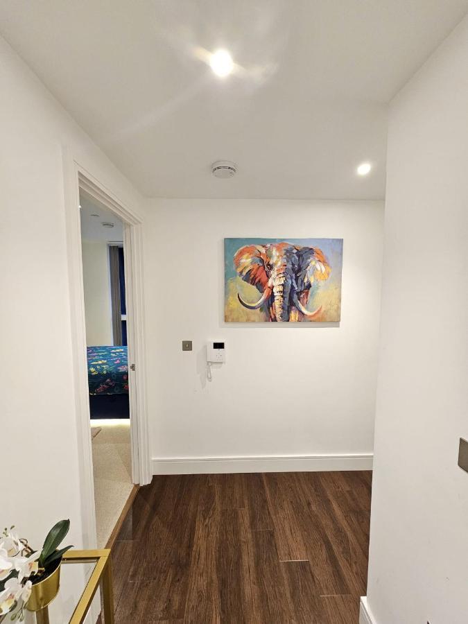 2 Bed Luxurious Canary Wharf Leilighet