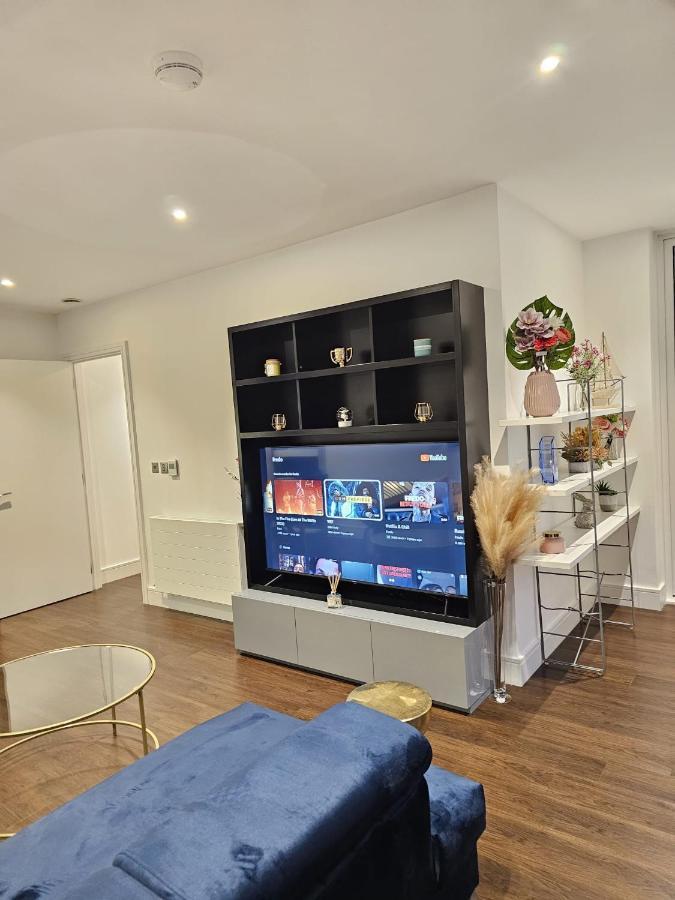 2 Bed Luxurious Canary Wharf Leilighet