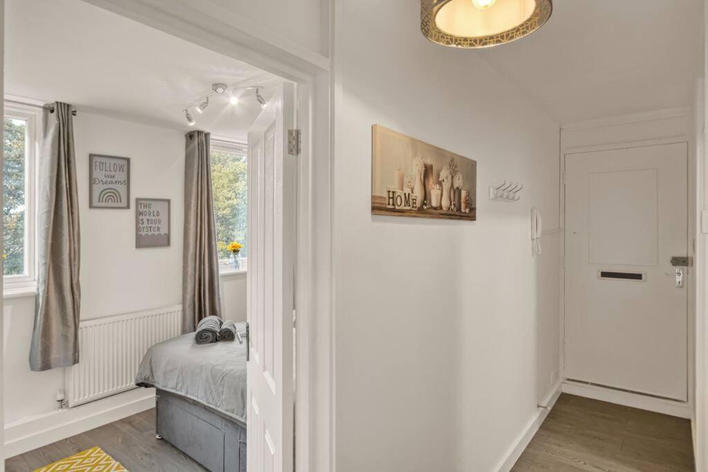 Hidden Gem In Battersea W/ Free Parking Appartamento