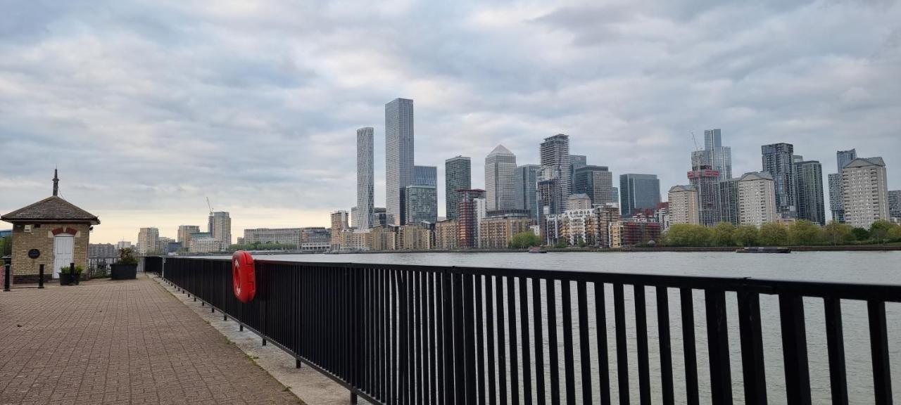 Stunning Massive Bedroom +direct Thames River View Privat overnatting