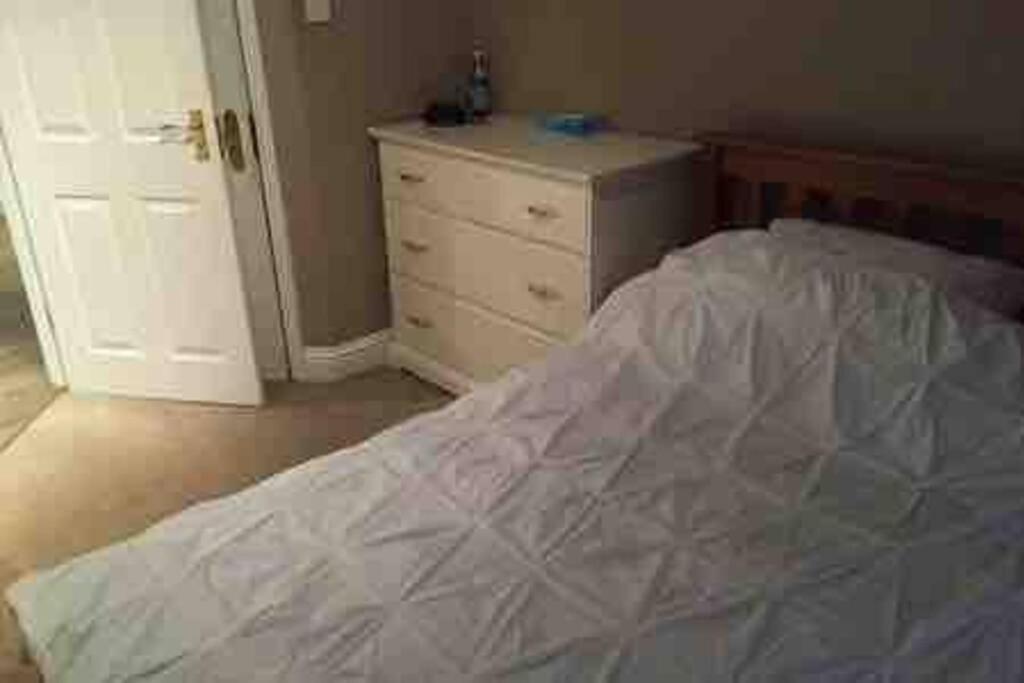 Appartement Sw19 2 Bed 2 Bath Private Flat *