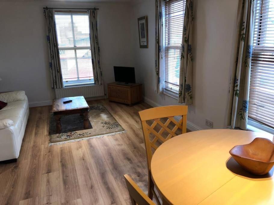 Sw19 2 Bed 2 Bath Private Flat Appartement