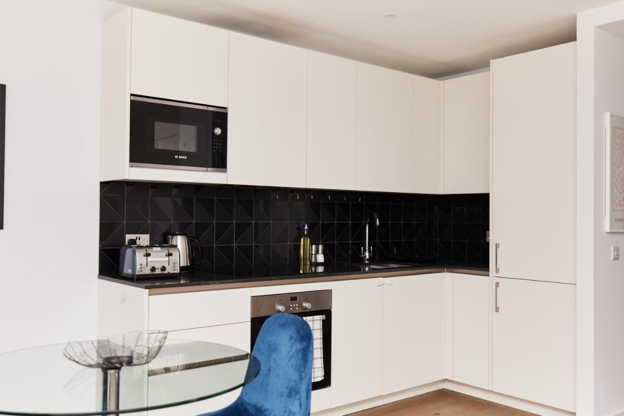The Elephant And Castle Hideout - Cozy 1bdr Flat With Balcony