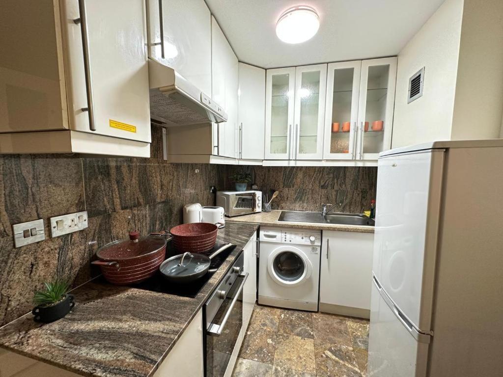 Lägenhet Lovely Studio Flat Cromwell Road *