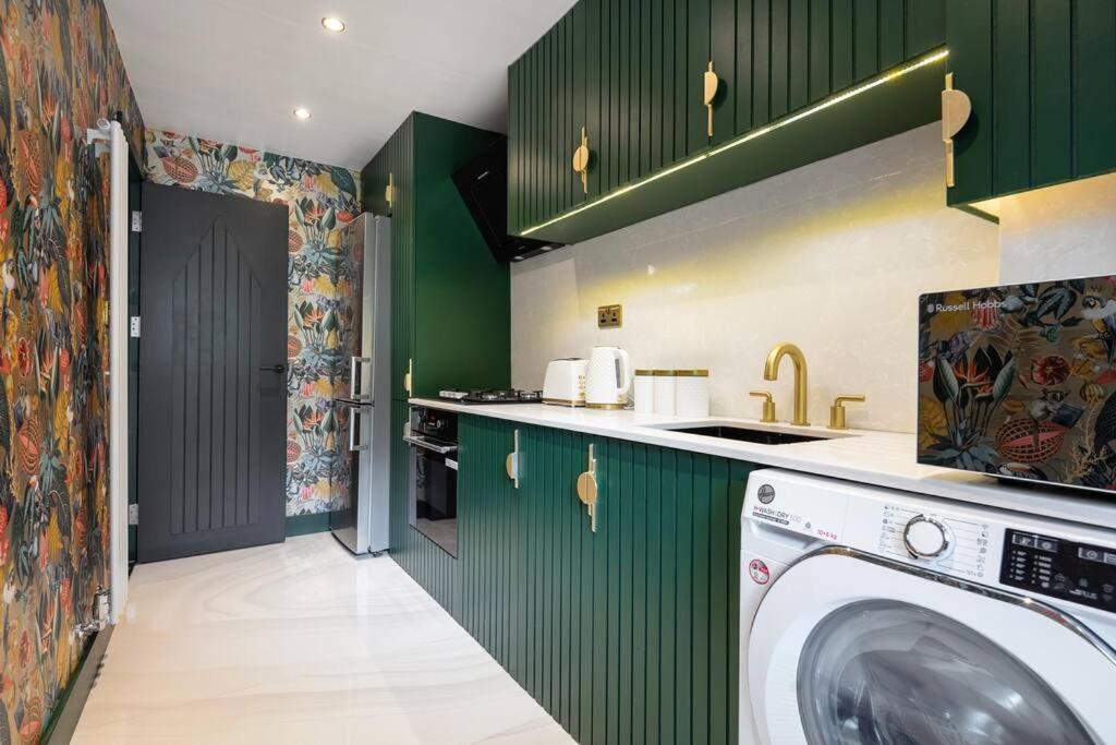 1lsr - High-end Luxury 2 Bed Designer * London