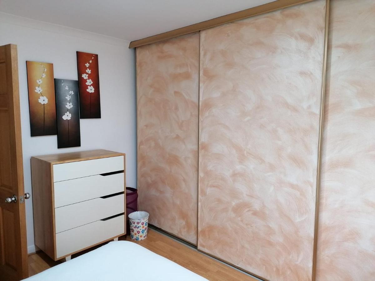 Beautiful Double Bedroom In Shared Flat Near Olympic Park In Stratford Alloggio in famiglia