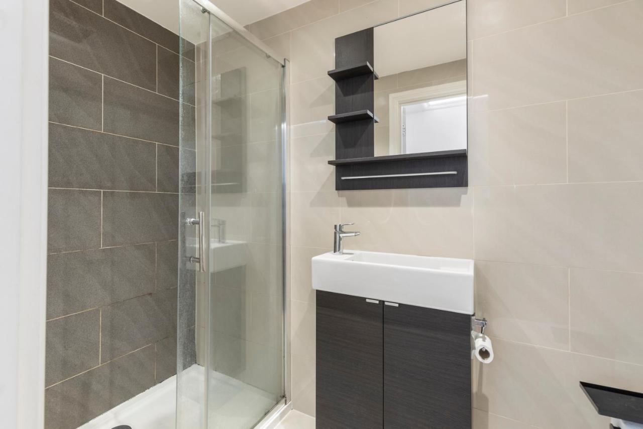 Apartment Hamburg Gf1br 1ba By Bus Stop In Acton 8 London