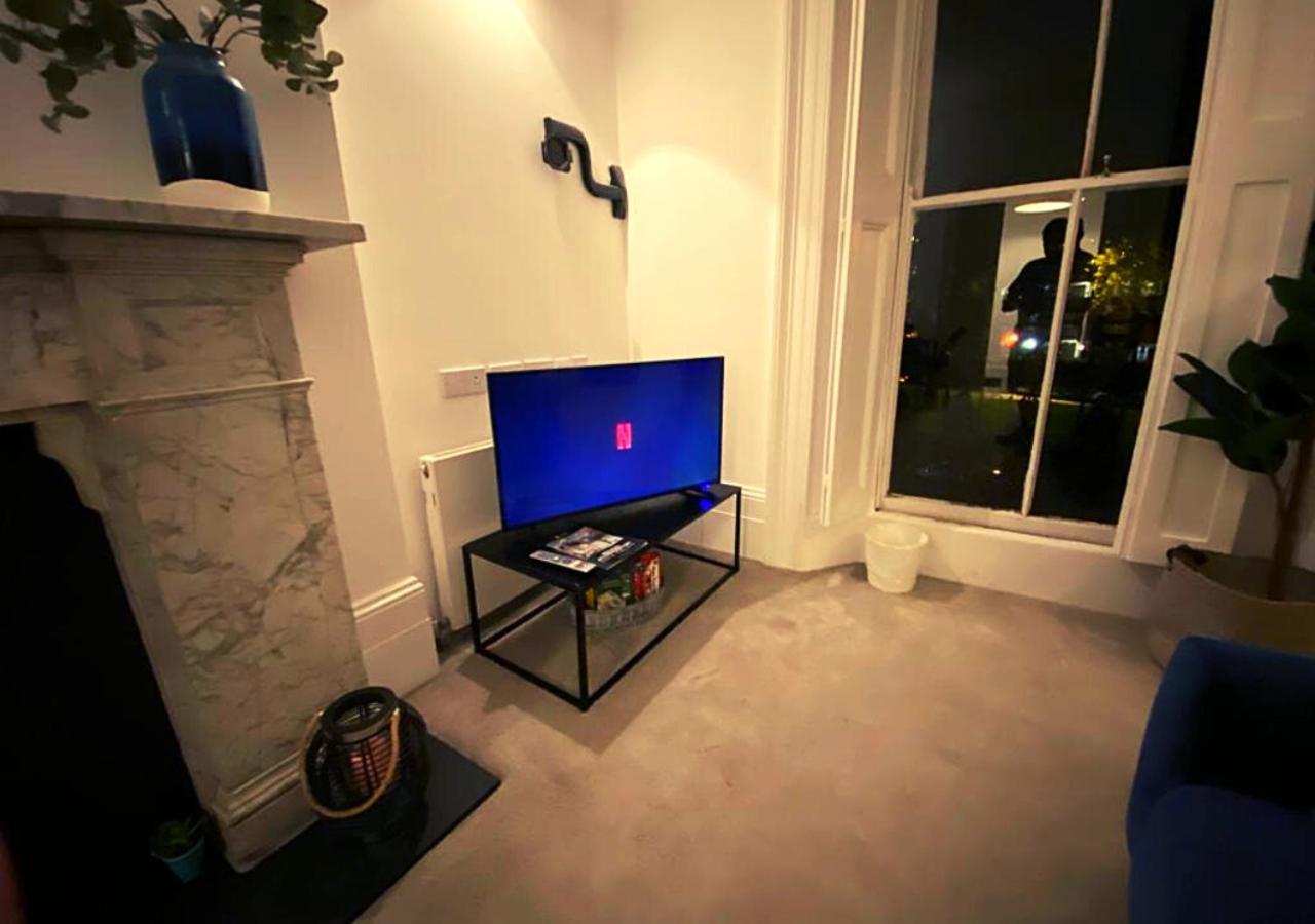 Samdel Camden Charles Apartment