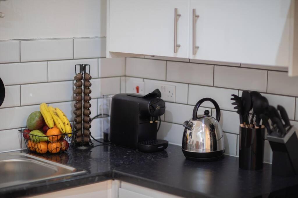 Perfect Location 4bed 2 Bath Spacious Appartamento *
