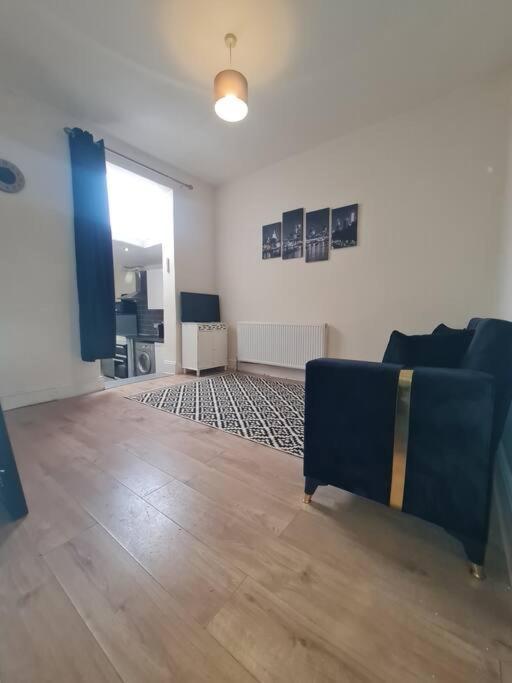 Spacious One Bedroom Londra