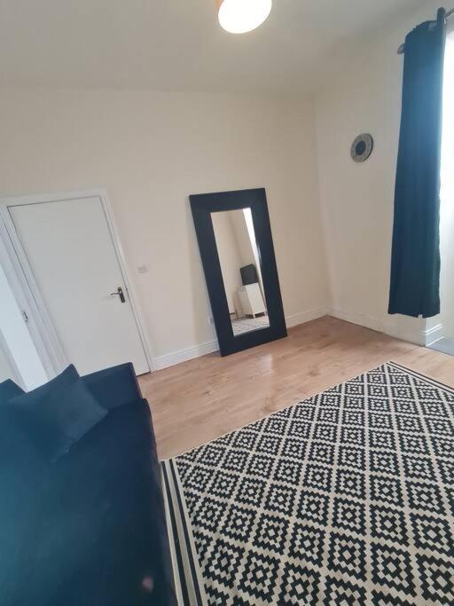 Spacious One Bedroom Londra